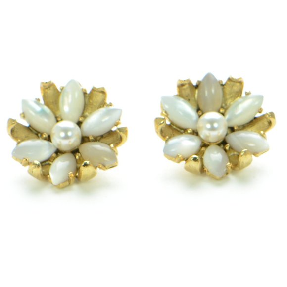 Oscar de la Renta Crystal Pearl & Mother-Of-Pearl Flower Stud Earrings - Picture 1 of 6